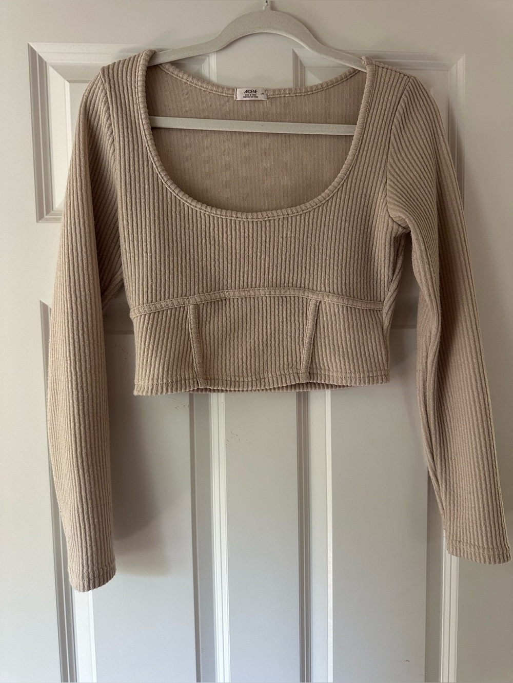 Ribbed Long Sleeve Scoop Neck Crop Top - Beige (Size Large)